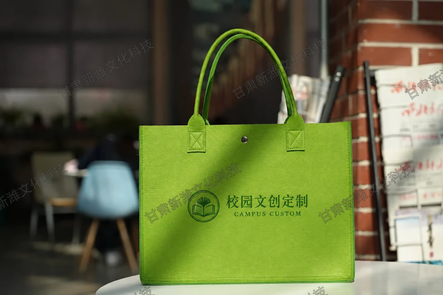大号毛毡包 第 3 张图,共 4 张